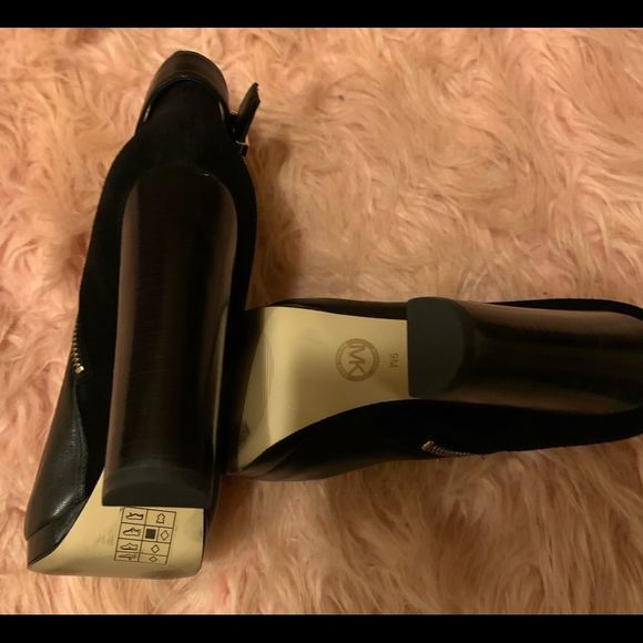 Michael Kors boots - Picture 7 of 11